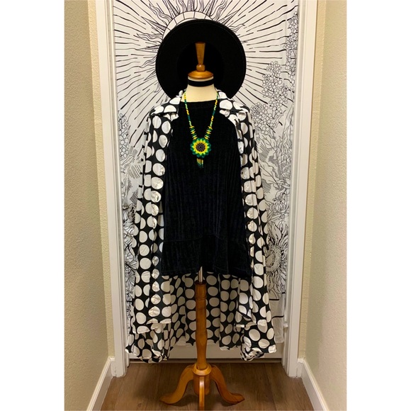 π Beautiful velvet lace sweater